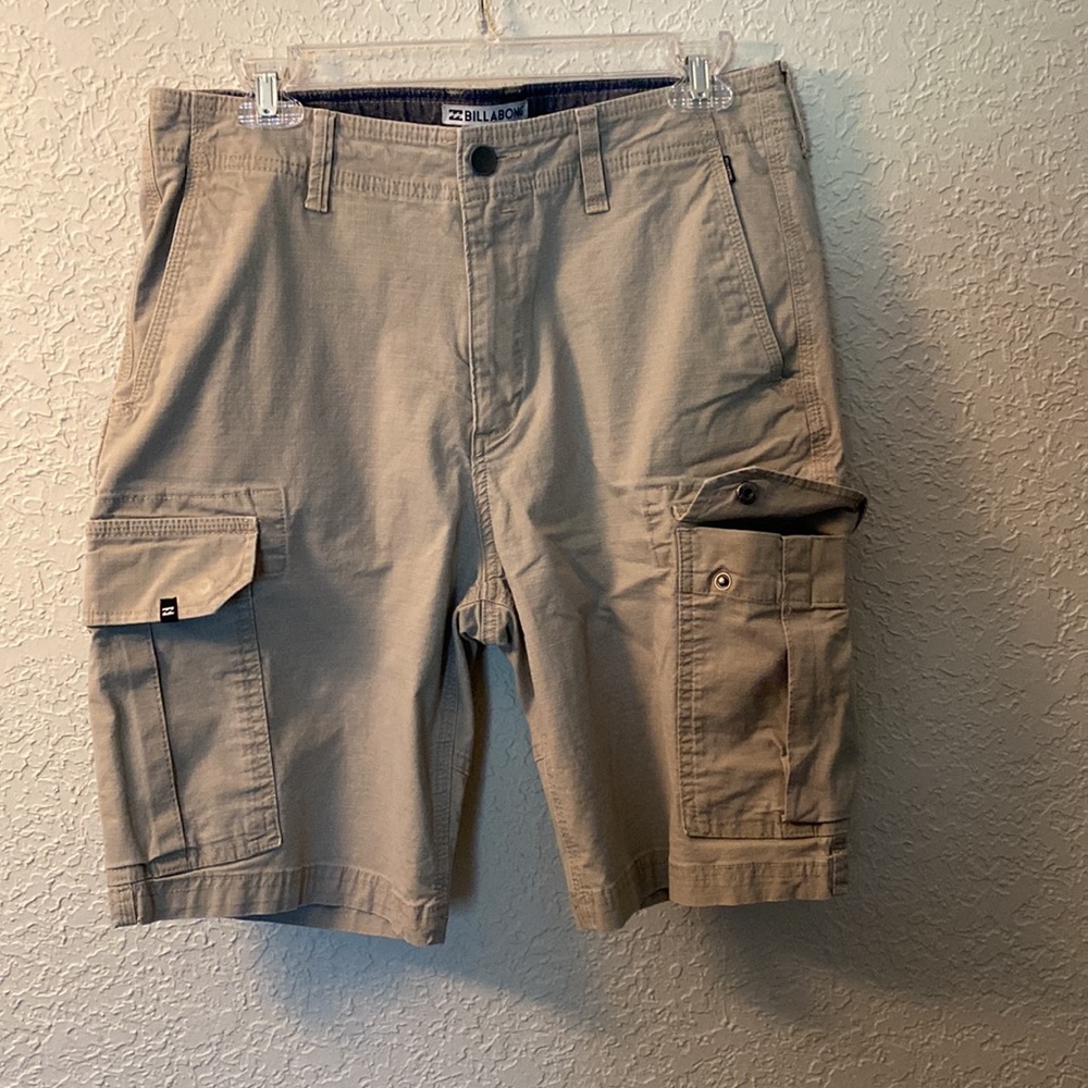 Billabong Men’s shorts size 31